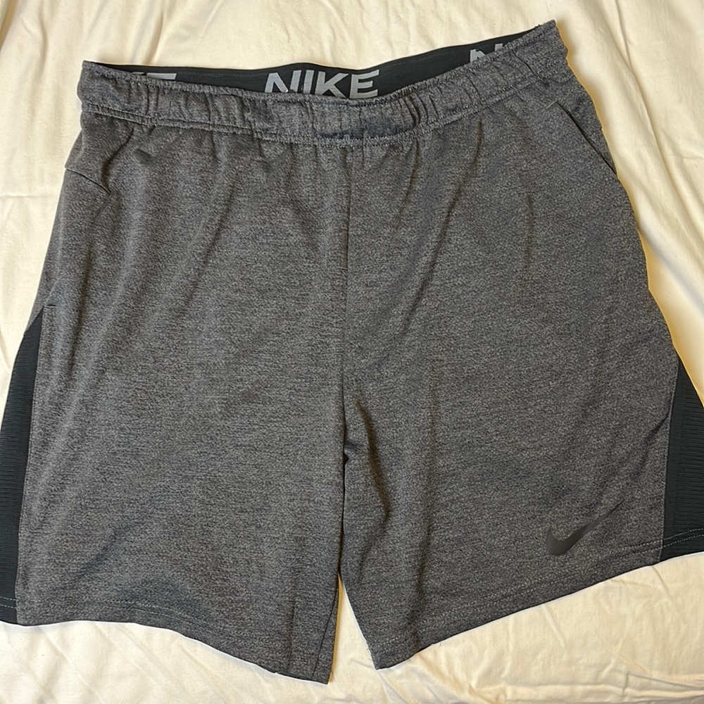 Men’s Nike Dri-fit shorts XL